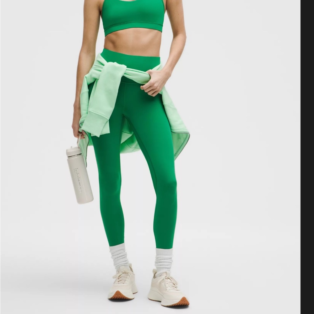 Lululemon high-rise Align, 28”, raceway green.